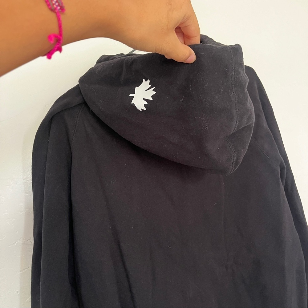 Roots Canada Black Logo Cozy Athletic Comfortable Hoodie - Picture 5 of 9